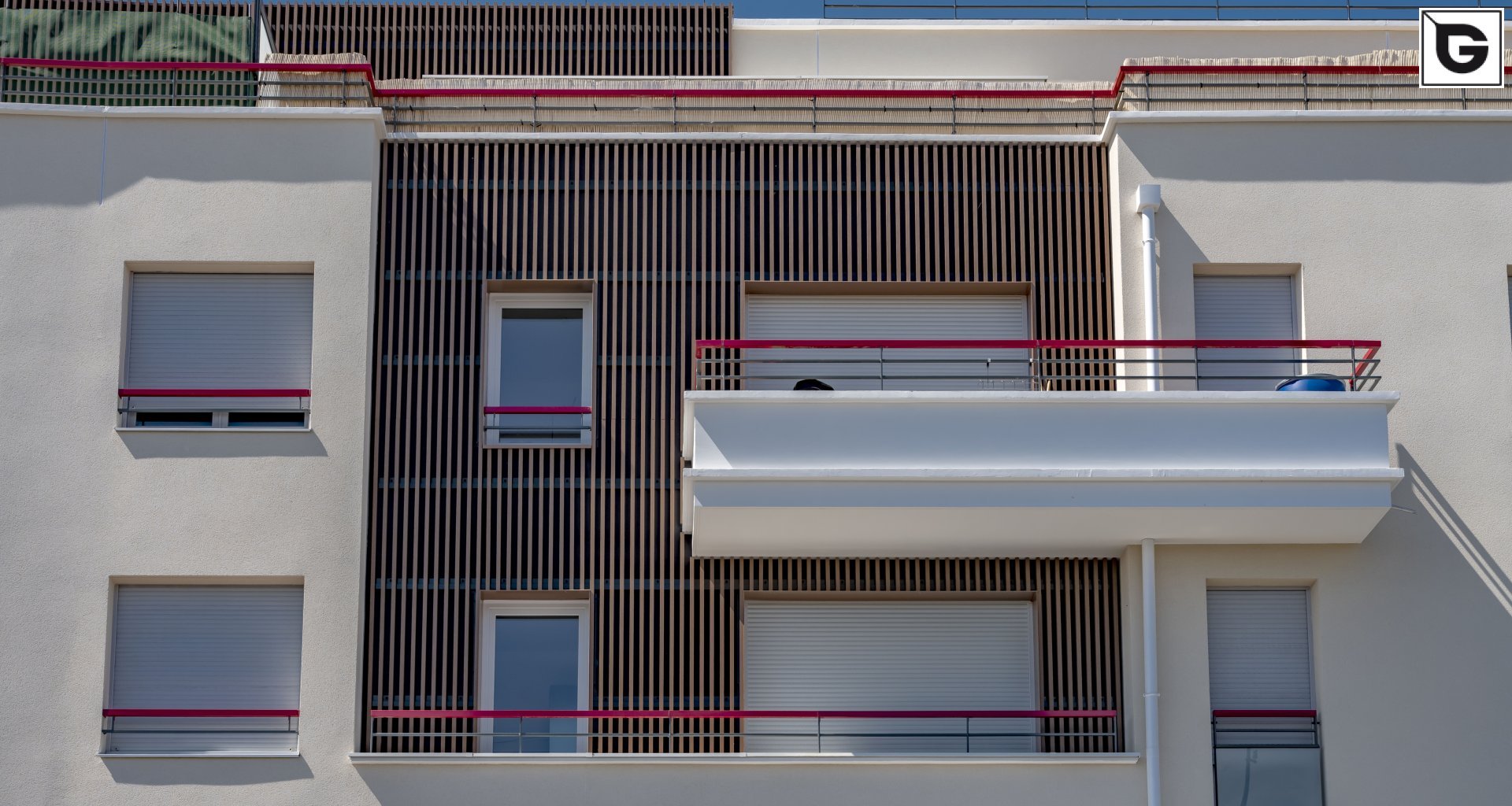 Wohngebäude_Offene Fassadenverkleidung - verti._Wohnhaus