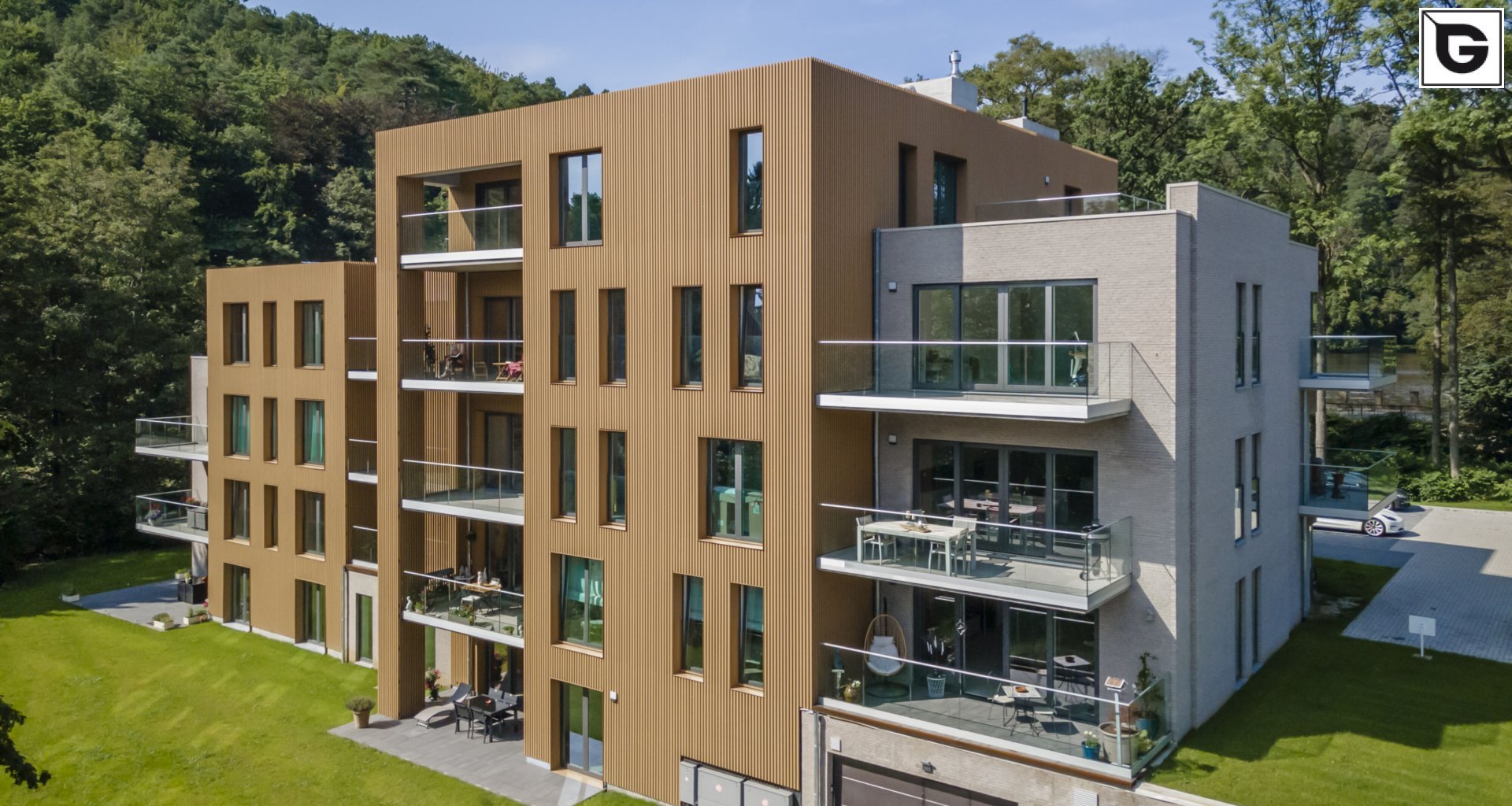 Wohngebäude_Offene Fassadenverkleidung - verti._Vorzeigeprojekte - Hybrid holz