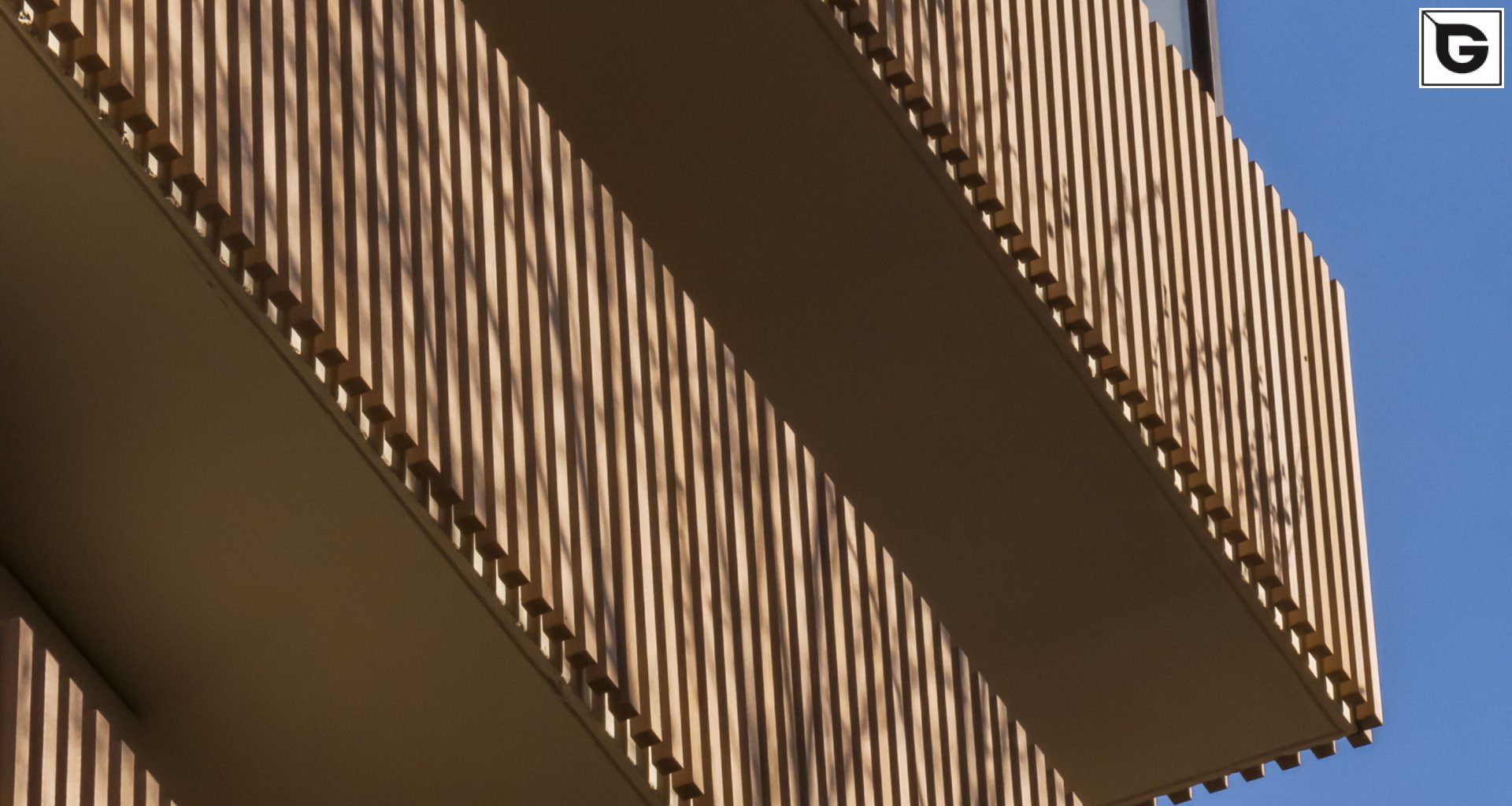 Wohngebäude_Geländer_Wohnhaus