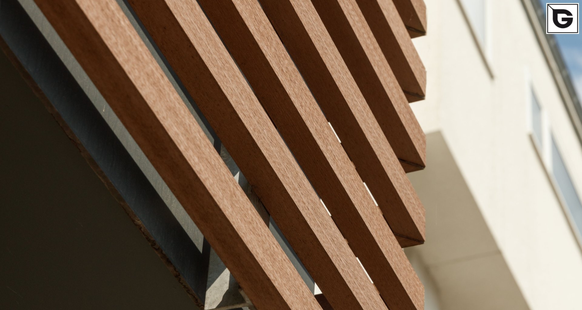 Wohngebäude_Geländer_Wohnhaus