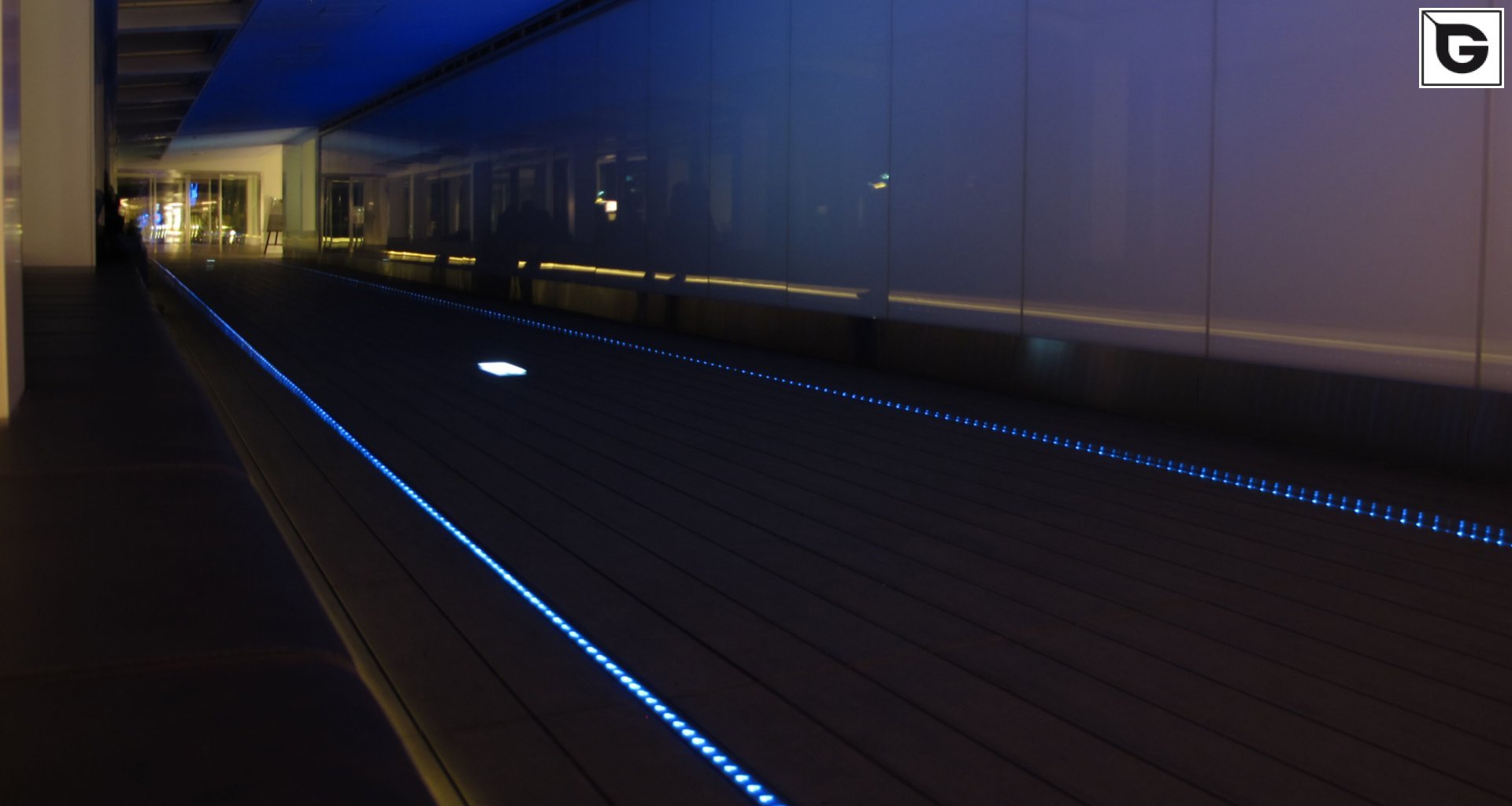 Transport-Einrichtungen_Terrasse Gewerbliche Nutzung_Flughafen, Bahnhof