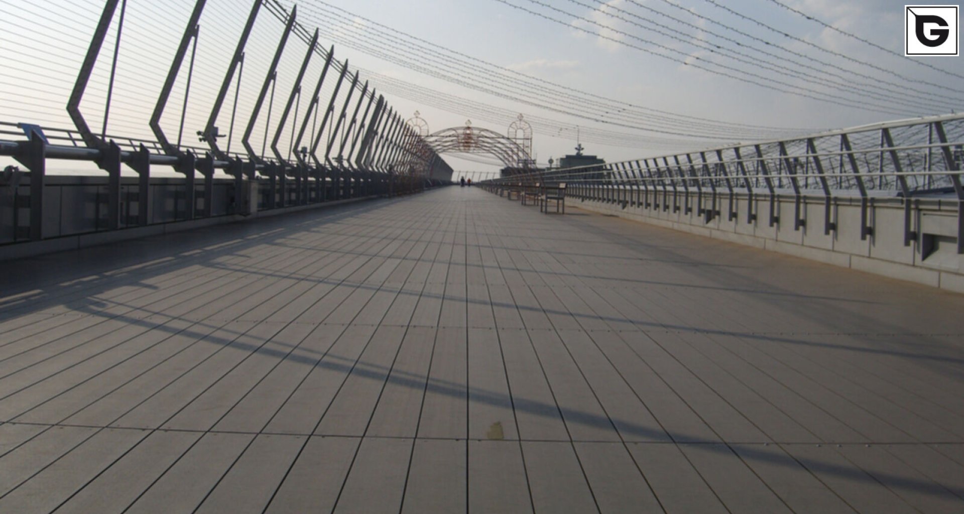 Transport-Einrichtungen_Terrasse Gewerbliche Nutzung_Vorzeigeprojekte - WPC holz 