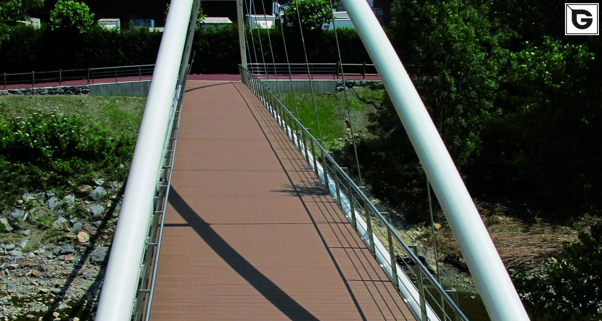 Transport-Einrichtungen_Brücken, Rampen, Gehweg_Brücke