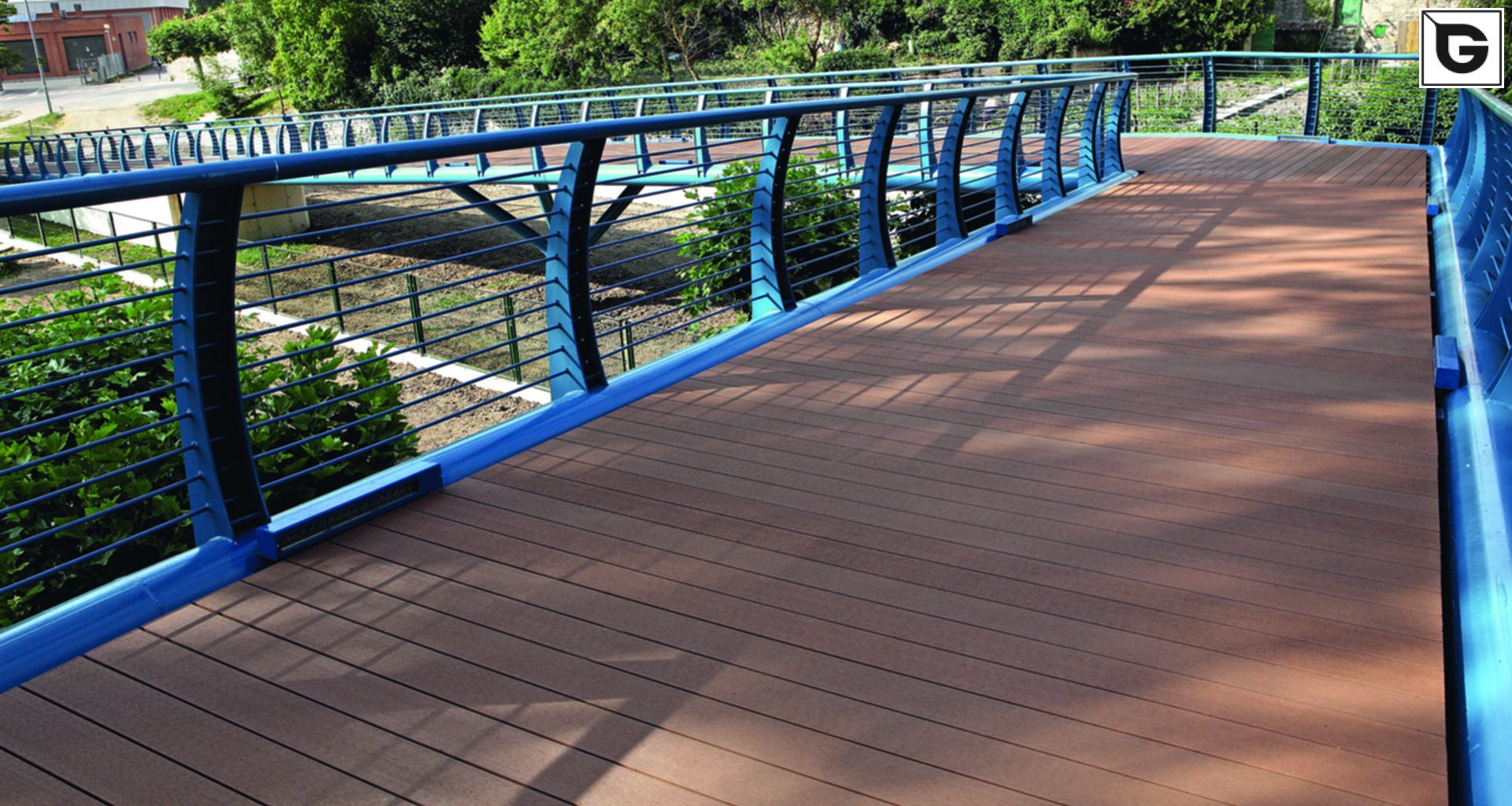 Transport-Einrichtungen_Brücken, Rampen, Gehweg_Brücke