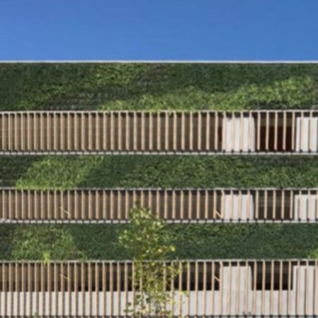 Verwaltungsgebäude_Geländer_Vorzeigeprojekte - Hybrid holz