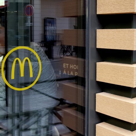 Restaurant und Hotelgewerbe_Offene Fassadenverkleidung - horiz._Restaurant