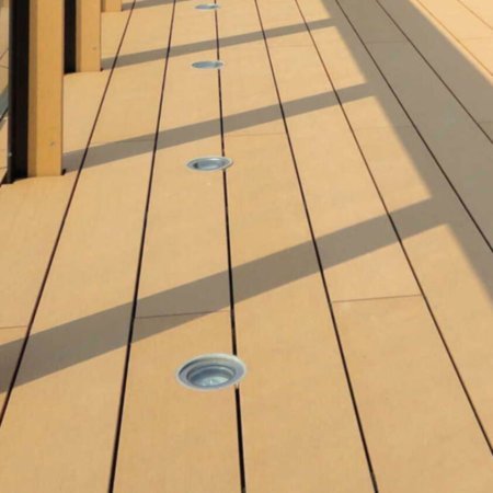 Institutionelle Einrichtungen_Terrasse Gewerbliche Nutzung_Gebogene Profilen