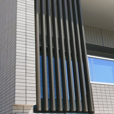 Wohngebäude_Vertical Sonnenschutz, jalousien_Wohnhaus