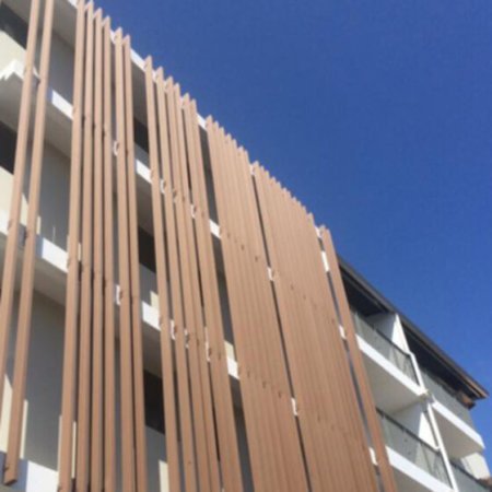 Wohngebäude_Vertical Sonnenschutz, jalousien_Wohnhaus